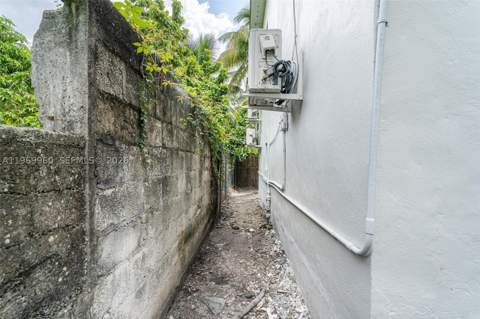 1523 NW 38th St, Miami FL - photo 21 of 61