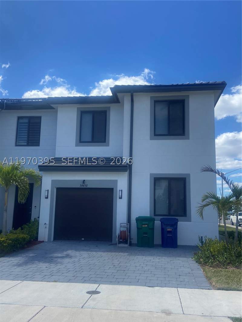 4 bedroom Townhouse at 34430 SW 190th Ave, Century Park Square, Homestead — photo 3