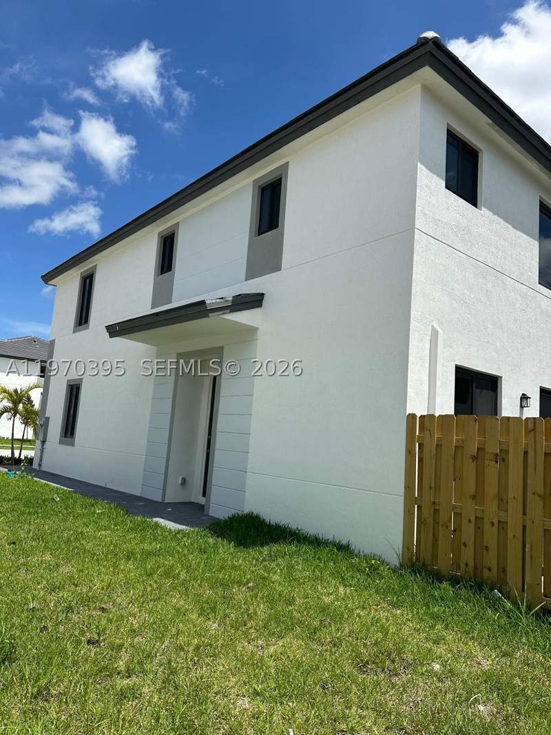 4 bedroom Townhouse at 34430 SW 190th Ave, Century Park Square, Homestead — photo 4