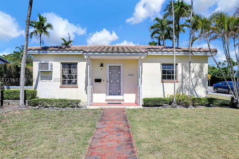 3 bedroom SingleFamilyResidence at 6303 SW 43rd St, Bird Road Estates, South Miami — photo 3