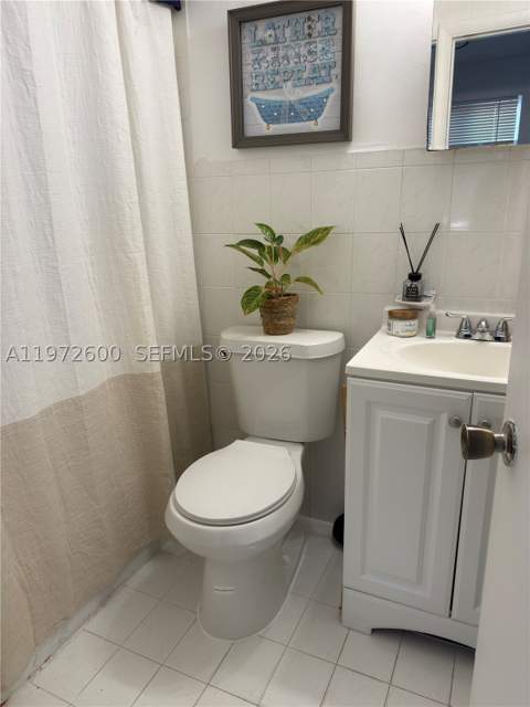17221 NW 82nd Ave, Hialeah FL - photo 21 of 26