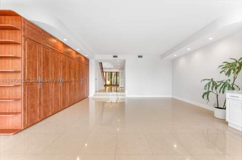 5990 Paradise Point Dr, Palmetto Bay FL - photo 17 of 83