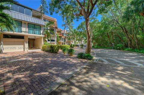 5990 Paradise Point Dr, Palmetto Bay FL - photo 7 of 83
