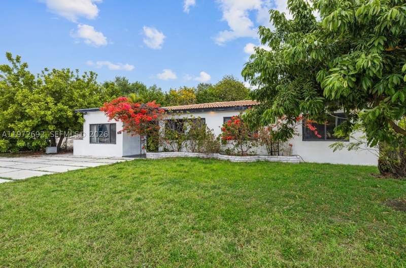 2 bedroom SingleFamilyResidence at 2421 NE 187th St, Bess Miller Sub, Miami — photo 5
