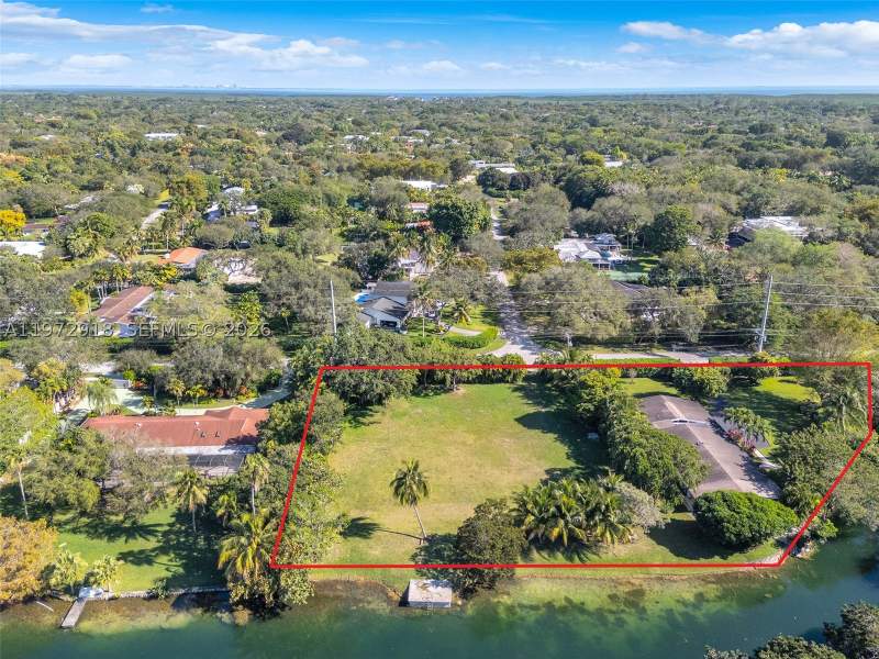 4 bedroom SingleFamilyResidence at 12950 SW 67th Ave, Rock Lake, Pinecrest — photo 3