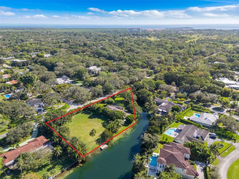 4 bedroom SingleFamilyResidence at 12950 SW 67th Ave, Rock Lake, Pinecrest — photo 4