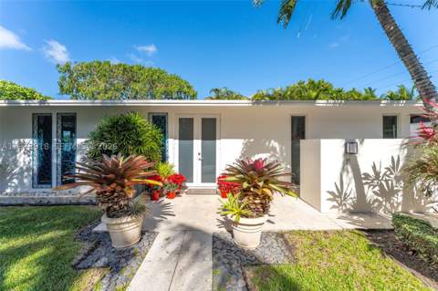 12950 SW 67th Ave, Pinecrest FL - photo 7 of 43