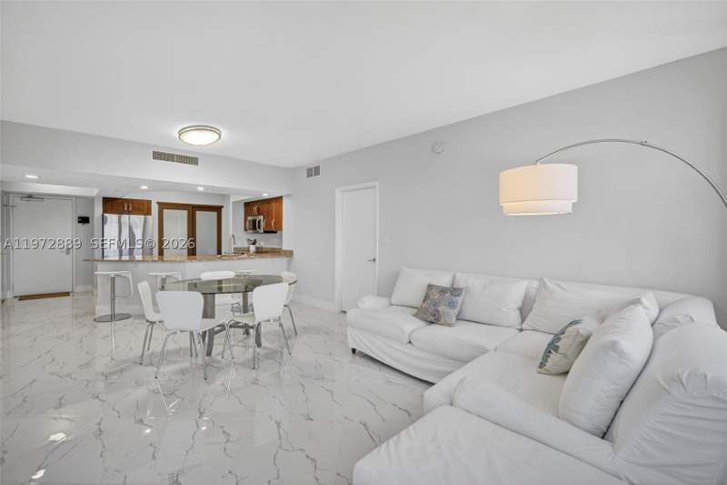 2 bedroom Condominium at 20000 E Country Club Dr 714, Turnberry Vlg No Tower Co, Aventura — photo 2