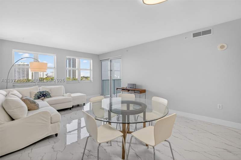 2 bedroom Condominium at 20000 E Country Club Dr 714, Turnberry Vlg No Tower Co, Aventura — photo 4