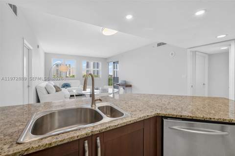 20000 E Country Club Dr 714, Aventura FL - photo 9 of 50