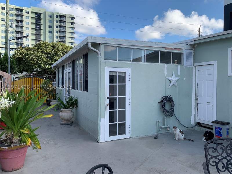 3 bedroom SingleFamilyResidence at 3560 NW 35th St, Melrose Heights 5th Sec, Miami — photo 5