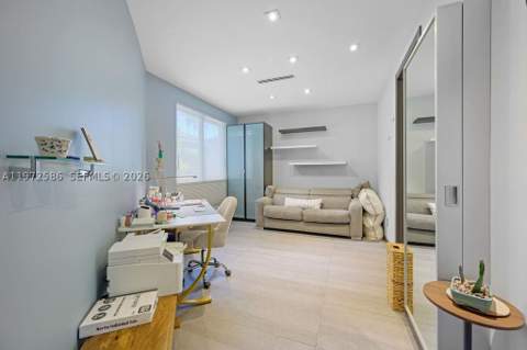 1615 Diplomat Dr, Miami FL - photo 14 of 27