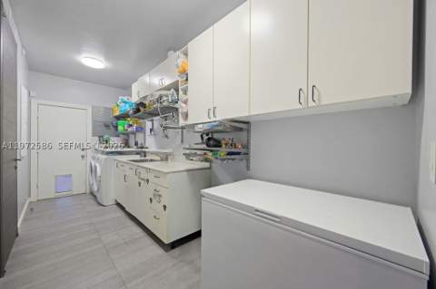 1615 Diplomat Dr, Miami FL - photo 16 of 27