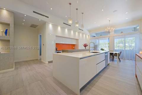1615 Diplomat Dr, Miami FL - photo 7 of 27