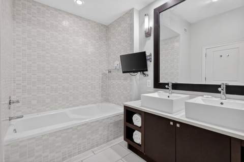 5300 NW 87th Avenue 1215, Doral FL - photo 18 of 28