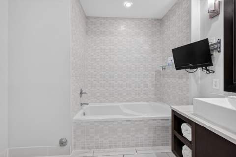 5300 NW 87th Avenue 1215, Doral FL - photo 19 of 28
