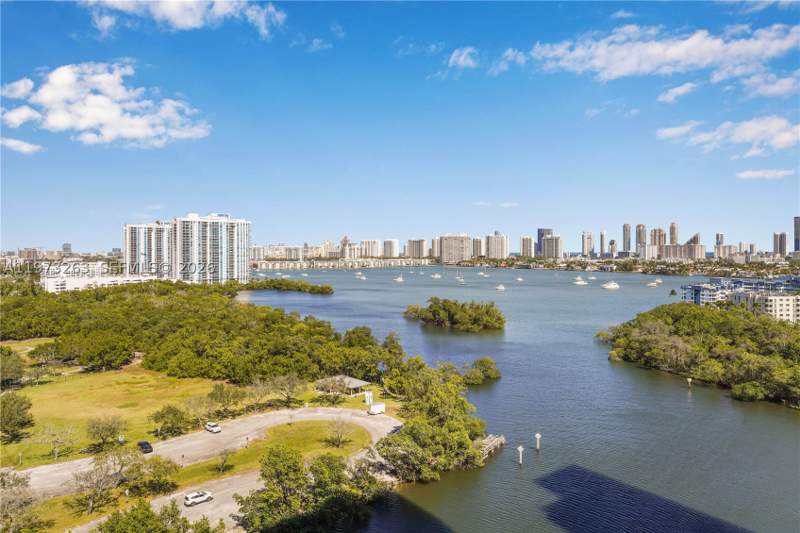 1 bedroom Condominium at 16385 Biscayne Blvd 1502, The Harbour North Condo, North Miami Beach — photo 3