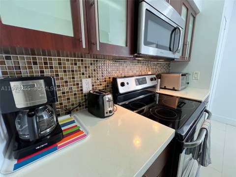 1100 Collins Ave 303, Miami Beach FL - photo 7 of 26
