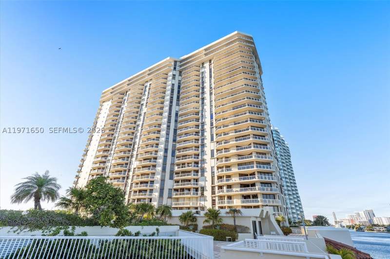 2 bedroom Condominium at 20191 E Country Club Dr 510, Terraces North Turnberry, Aventura — photo 2