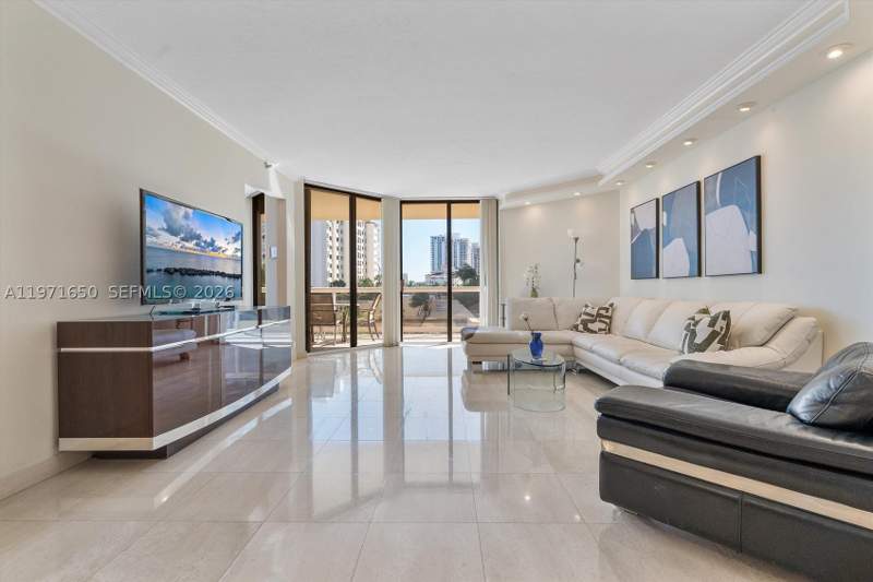 2 bedroom Condominium at 20191 E Country Club Dr 510, Terraces North Turnberry, Aventura — photo 3