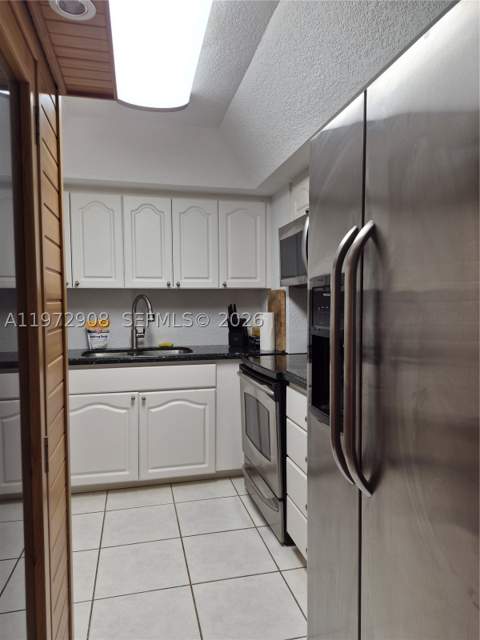 2655 Collins Ave 1404, Miami Beach FL - photo 17 of 45