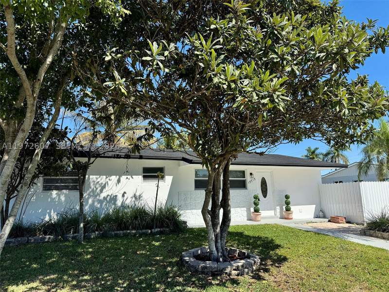 3 bedroom SingleFamilyResidence at 15715 SW 302nd Ter, Newton Heights, Homestead — photo 2