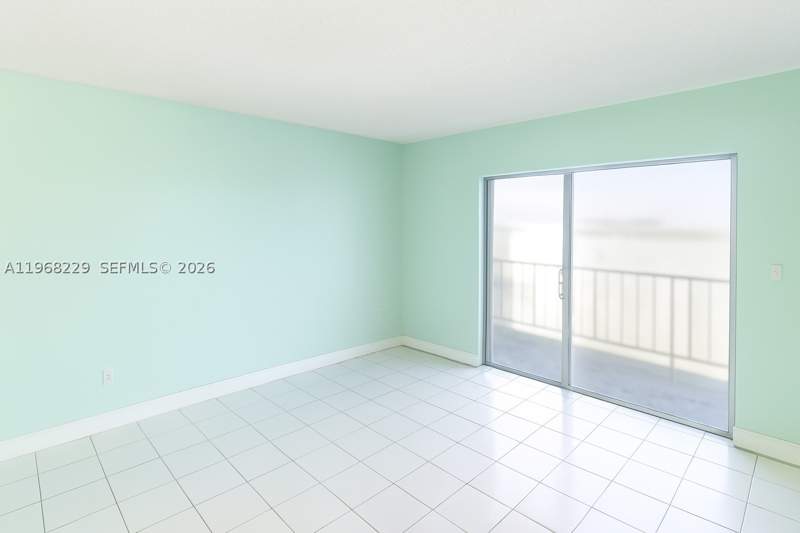 2 bedroom Condominium at 8895 Fontainebleau Blvd 504, Pineside Condo No 1, Miami — photo 3
