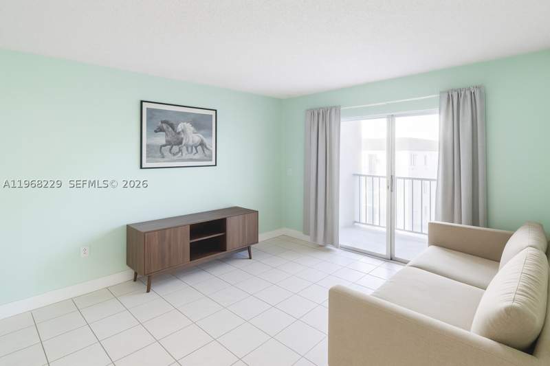 2 bedroom Condominium at 8895 Fontainebleau Blvd 504, Pineside Condo No 1, Miami — photo 5