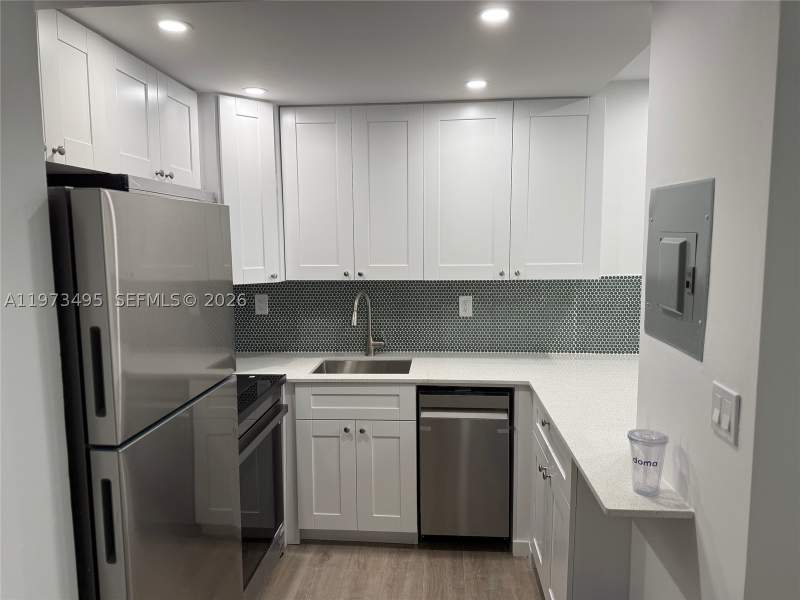 1 bedroom Condominium at 926 Michigan Ave 12, Plaza Condo, Miami Beach — photo 2
