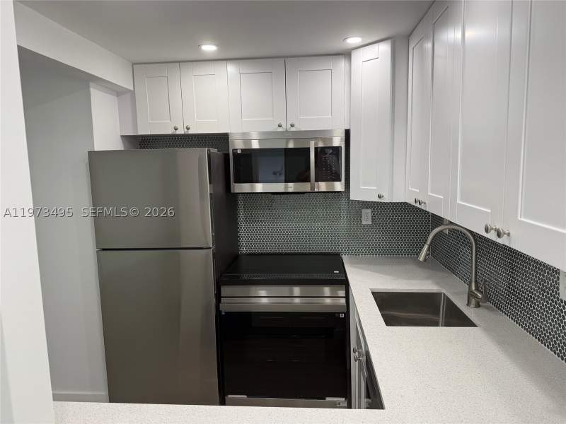 1 bedroom Condominium at 926 Michigan Ave 12, Plaza Condo, Miami Beach — photo 3