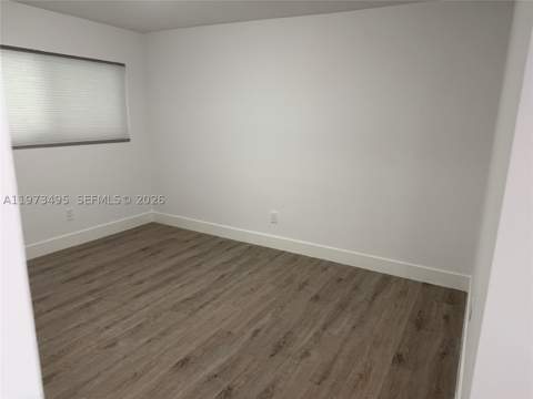 926 Michigan Ave 12, Miami Beach FL - photo 6 of 14