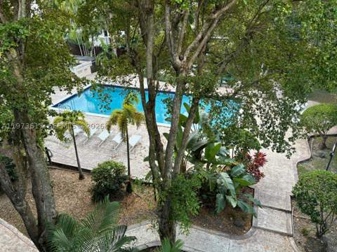 6884 N Kendall Dr C407, Pinecrest FL - photo 9 of 10
