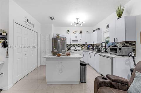 1687 SE 30th St, Homestead FL - photo 18 of 37