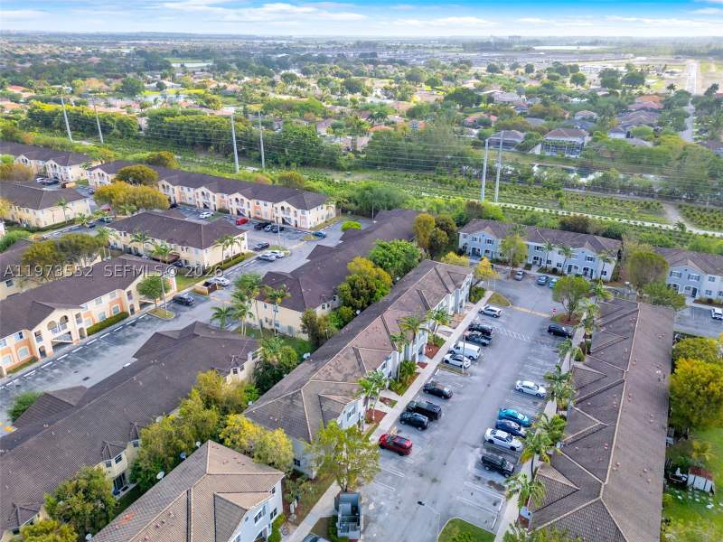 3 bedroom Townhouse at 1687 SE 30th St, Venetia Grove, Homestead — photo 4