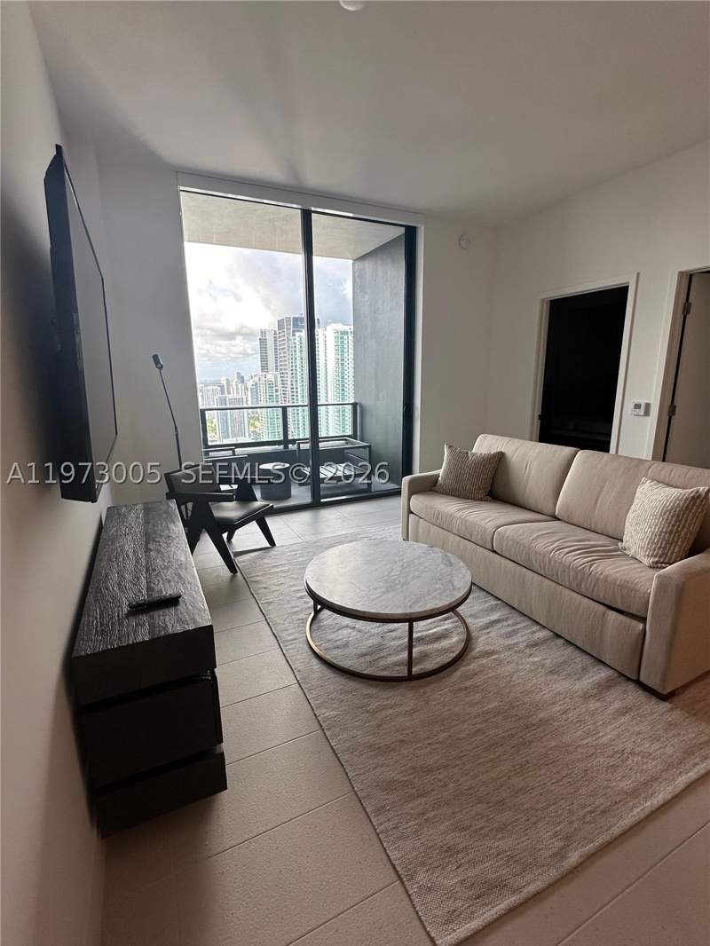 1 bedroom Condominium at 159 NE 6th St 4811, Gale Miami, Miami — photo 3