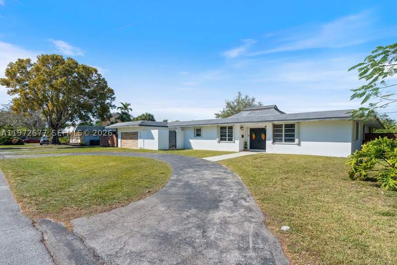 6 bedroom SingleFamilyResidence at 13780 SW 73rd Ct, Pine Mnr Ests, Palmetto Bay — photo 2