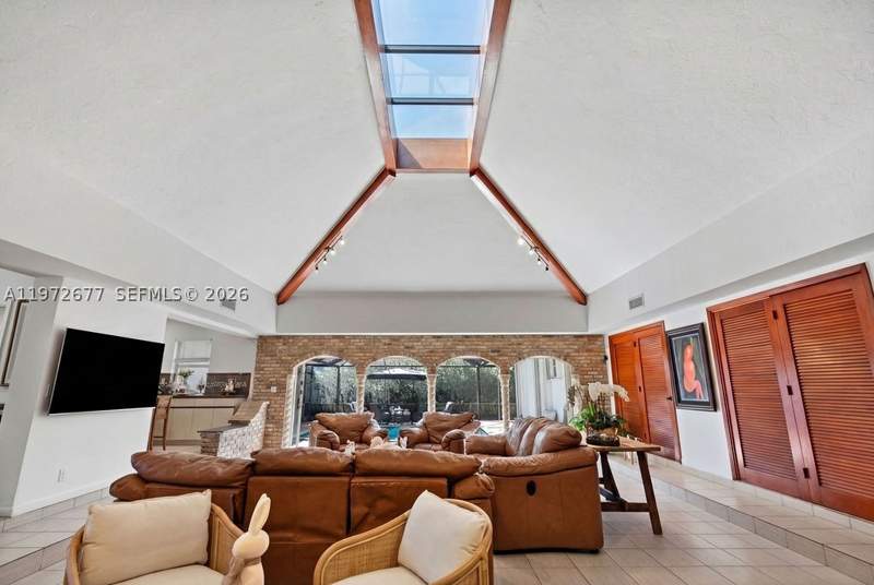 6 bedroom SingleFamilyResidence at 13780 SW 73rd Ct, Pine Mnr Ests, Palmetto Bay — photo 4