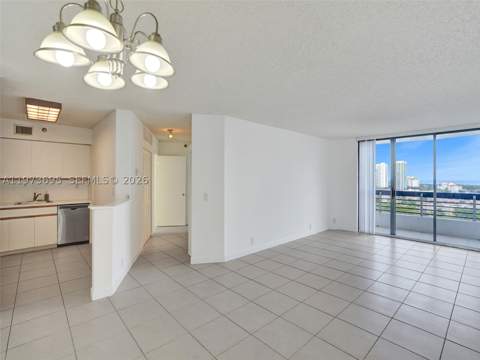 3400 192nd St 1811, Aventura FL - photo 9 of 29