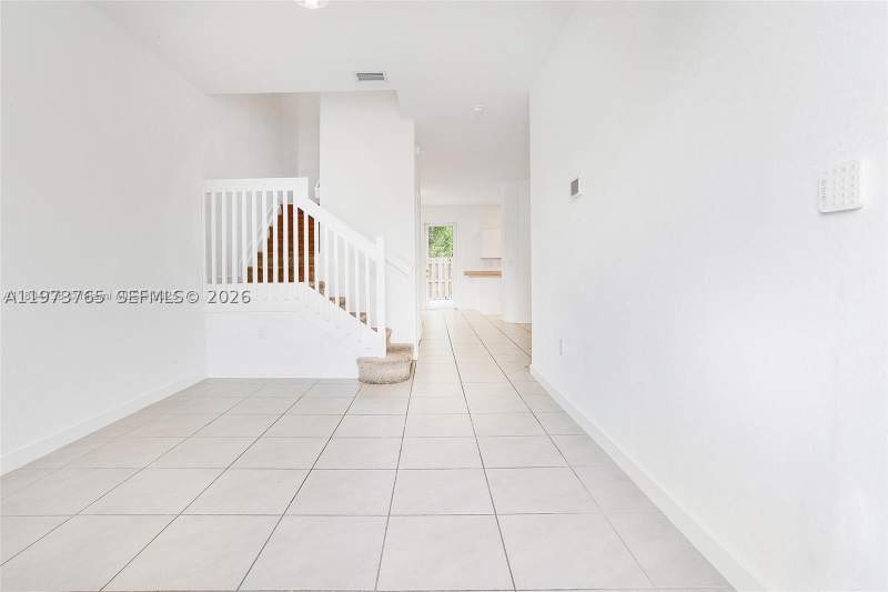 3 bedroom Townhouse at 1363 NW 208th Ter, Walden Place, Miami Gardens — photo 2