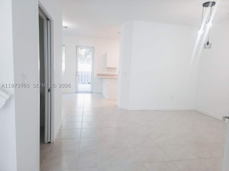 3 bedroom Townhouse at 1363 NW 208th Ter, Walden Place, Miami Gardens — photo 4