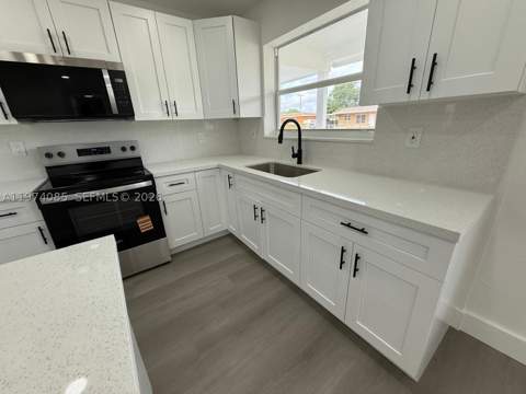 3010 NW 186th Ter, Miami Gardens FL - photo 14 of 32