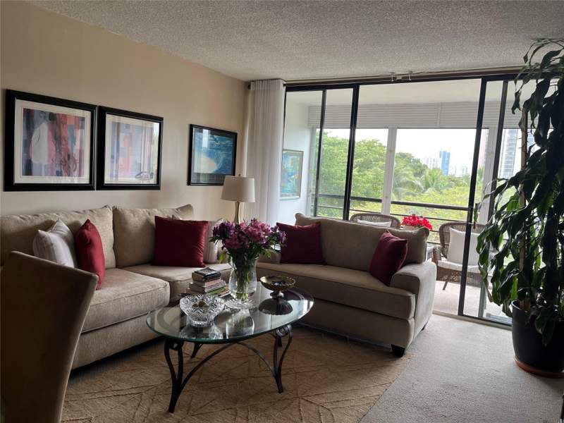1 bedroom Condominium at 20500 W Country Club Drive 416, Biscaya, Aventura — photo 2