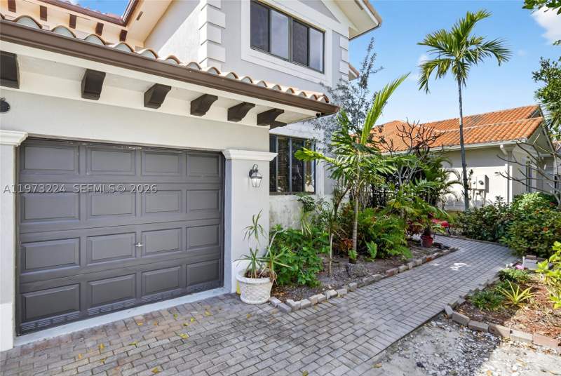 5 bedroom SingleFamilyResidence at 7436 SW 188th Ln, Cutler Cay, Cutler Bay — photo 2