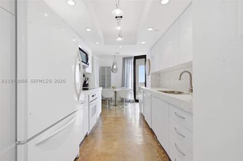 2000 Towerside Ter 1408, Miami FL - photo 10 of 53