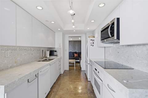 2000 Towerside Ter 1408, Miami FL - photo 12 of 53