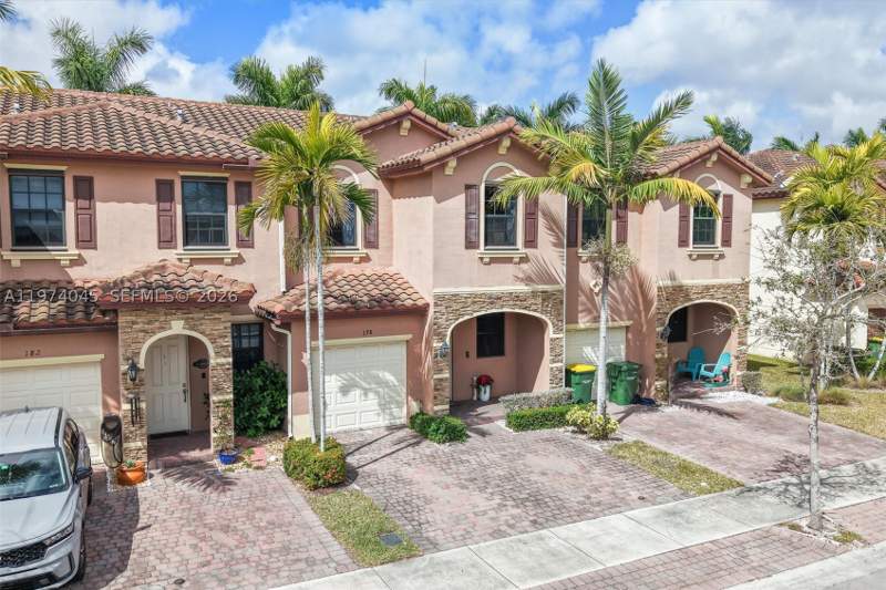 3 bedroom Townhouse at 178 SE 33rd Ter, Baywinds Of Dominica And, Homestead — photo 2