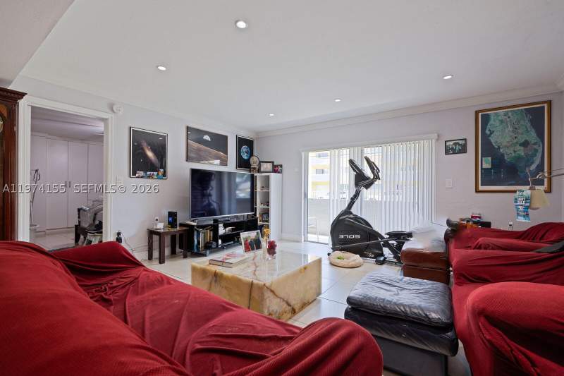 3 bedroom Condominium at 7401 SW 82nd st 109s, Silver Palms At Dadeland, Miami — photo 2