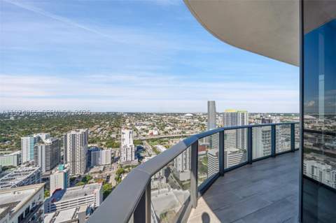 55 SW 9th St 4406, Miami FL - photo 15 of 36