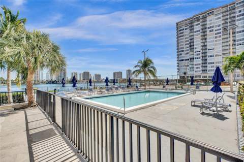 2750 NE 183rd St 406, Aventura FL - photo 16 of 24