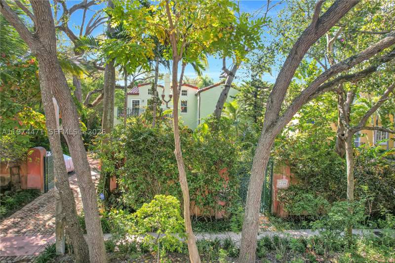5 bedroom SingleFamilyResidence at 1720 Espanola Dr, Espanola Heights, Miami — photo 4